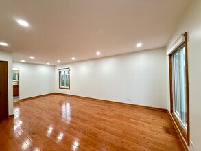 2449 Carlton Dr in Woodridge, IL - Building Photo - Building Photo