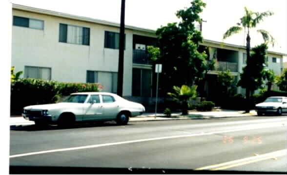 2860 Lincoln Ave in San Diego, CA - Foto de edificio - Building Photo