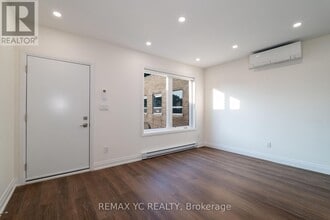673 Danforth Ave in Toronto, ON - Building Photo - Building Photo