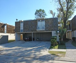 208 Walnut St in Metairie, LA - Building Photo - Building Photo