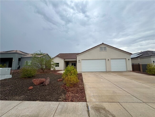 property at 2225 Moonridge Ln
