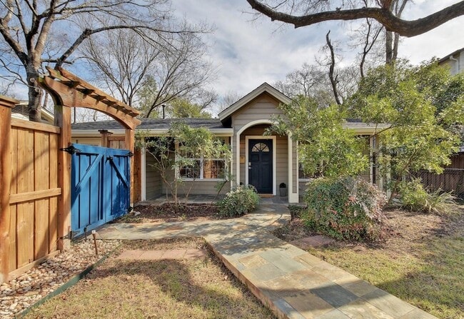 1909 Winsted Ln in Austin, TX - Foto de edificio - Building Photo