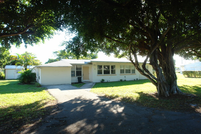 Childrens Home Society Transition Homes in Lake Worth, FL - Building Photo - Building Photo