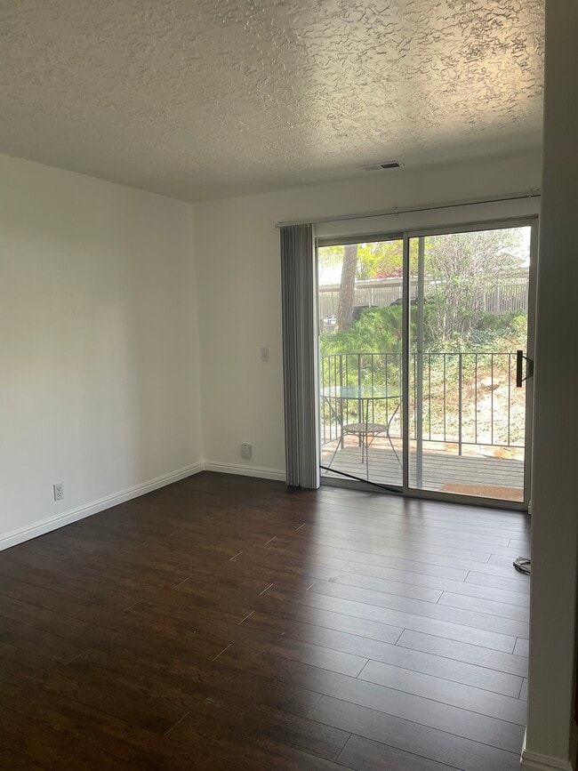 property at 1044 E Quail Park Dr