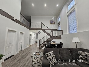 8512 Forest Gate Dr in Chilliwack, BC - Building Photo - Building Photo