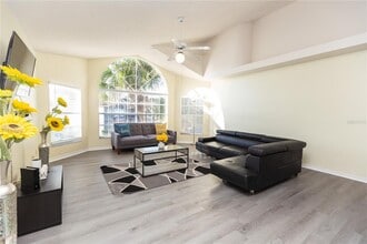 2492 Sweetwater Club Cir in Kissimmee, FL - Building Photo - Building Photo