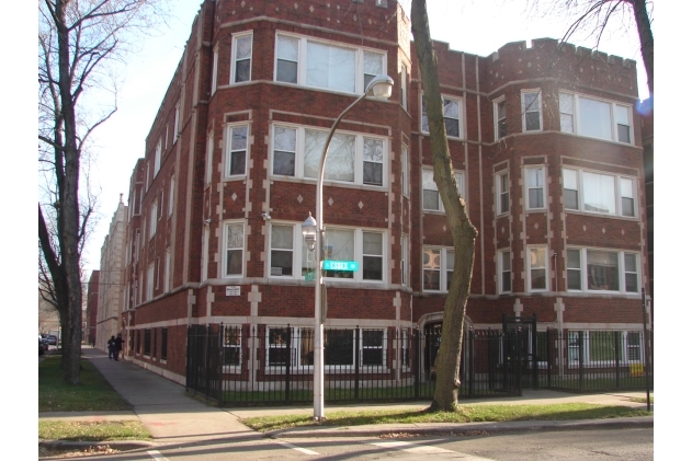 7701 S Essex Ave in Chicago, IL - Building Photo