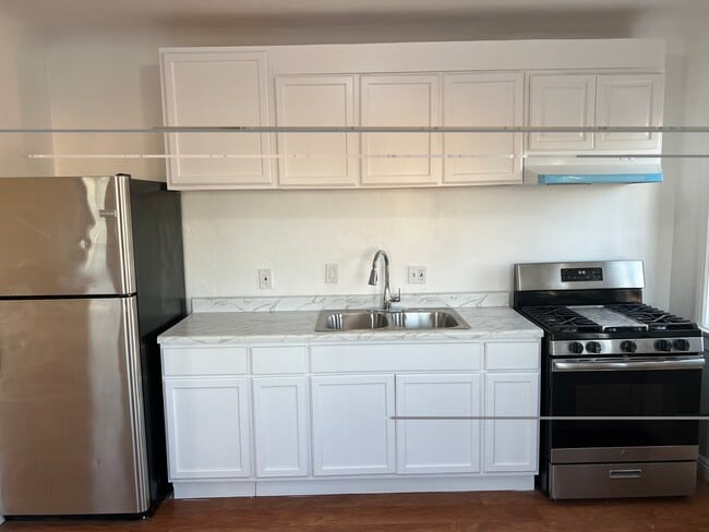 6403 S Vermont Ave, Unit 6403 S Vermont in Los Angeles, CA - Building Photo - Building Photo