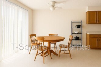 5804 Hwy Pl in Everett, WA - Foto de edificio - Building Photo