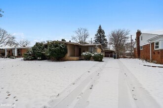 5342 Streefkerk Dr in Warren, MI - Building Photo - Building Photo