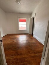 2200 E Michigan Ave, Unit .5 in Lansing, MI - Foto de edificio - Building Photo