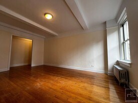 EAST 10 STREET in New York, NY - Building Photo