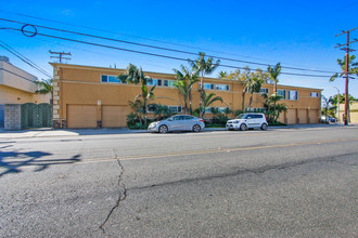 394 Coronado Ave in Long Beach, CA - Building Photo - Primary Photo