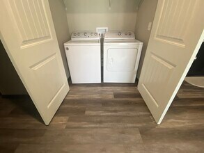 2411 S Jackson Ave, Unit 2425-2 in Joplin, MO - Foto de edificio - Building Photo