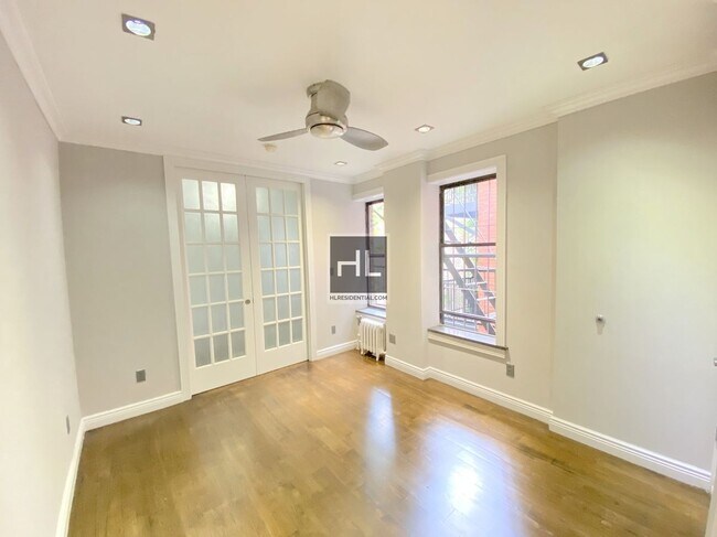 BEAUTIFUL 1 BED WITH WASHER/DRYER IN PRIME in New York, NY - Foto de edificio - Building Photo