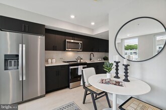 6604 Ridge Ave-Unit -UNIT 207 in Philadelphia, PA - Building Photo - Building Photo