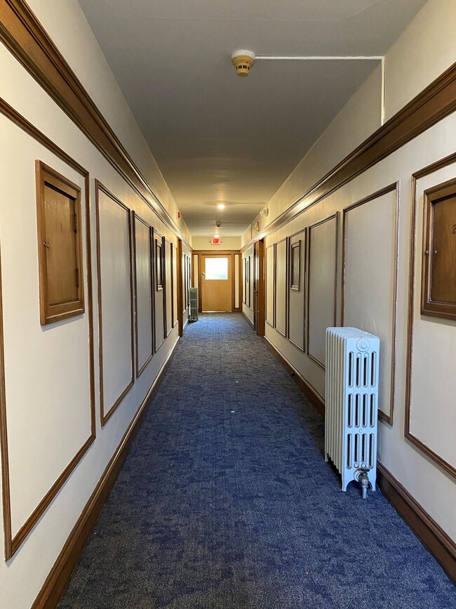 2434 Dupont Ave S in Minneapolis, MN - Building Photo - Building Photo