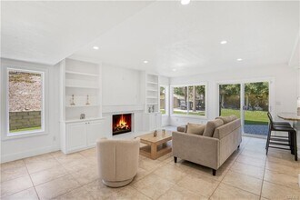 7101 Shadow Ridge Ct in Los Angeles, CA - Building Photo - Building Photo
