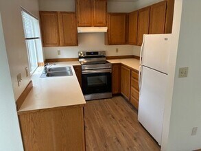 16524 Linden Ave N in Shoreline, WA - Building Photo - Building Photo