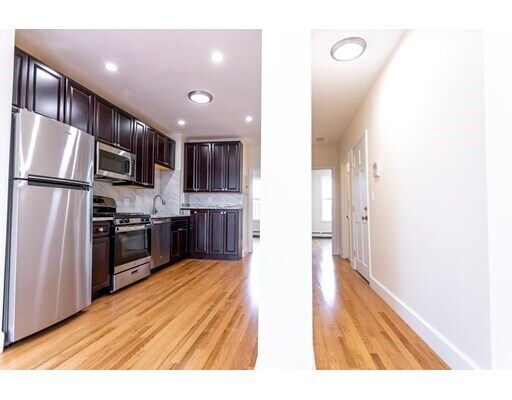 45 Thorndike St-Unit -1 in Boston, MA - Foto de edificio
