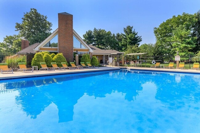 Northwoods Apartments in Worthington, OH - Building Photo - Building Photo