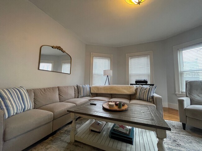 11 Monks St, Unit 1