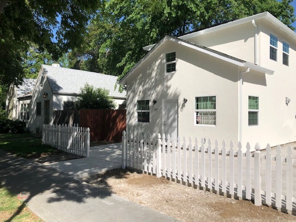 707 5th St in Davis, CA - Building Photo