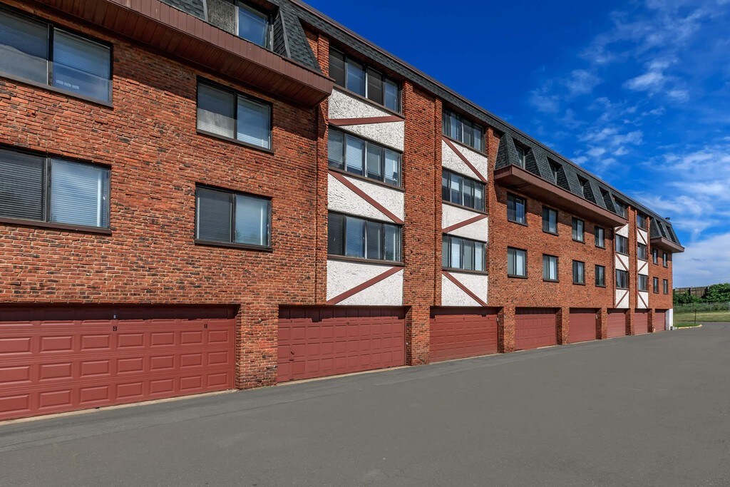 Woodcliff Estates East Hartford, CT Apartments