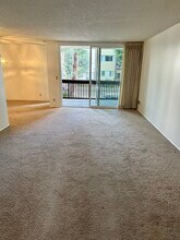 5650 Sumner Way, Unit 116 in Culver City, CA - Building Photo - Building Photo
