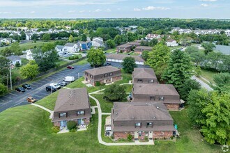 2 Rockcreek Dr in Delaware, OH - Building Photo - Building Photo