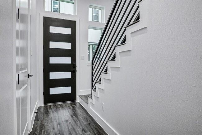 1913 Hoskins Dr in Houston, TX - Building Photo - Building Photo