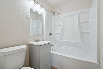 5408 S Youngs Pl in Oklahoma City, OK - Building Photo - Building Photo