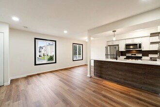 1481 Quaker Ln in Prospect Heights, IL - Foto de edificio - Building Photo