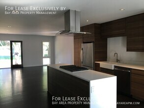 1016 McCue Ave in San Carlos, CA - Building Photo - Building Photo