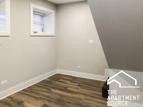 1946 W Nelson St in Chicago, IL - Building Photo - Building Photo