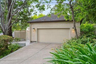 651 Manresa Ln in Los Altos, CA - Building Photo