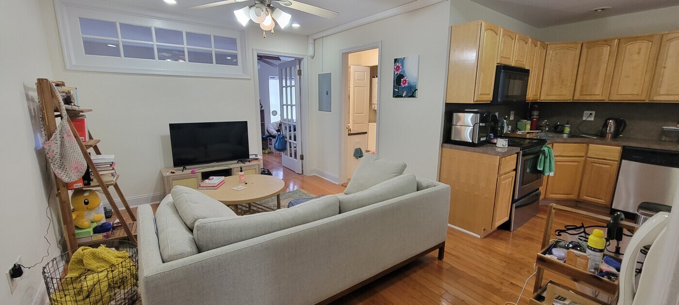 1736 Pine St in Philadelphia, PA - Building Photo