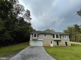 2323 Valentine Dr in Bumpass, VA - Building Photo