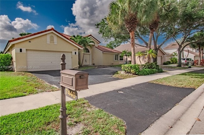 7440 NW 65th Ln in Parkland, FL - Building Photo - Building Photo