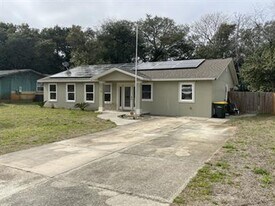 217 Buck Dr NE in Fort Walton Beach, FL - Building Photo