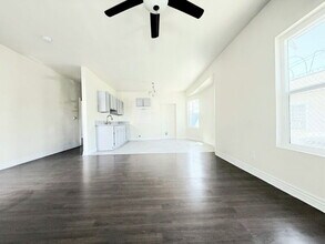 1368 E Vernon Ave in Los Angeles, CA - Building Photo - Building Photo