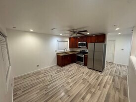 126 S Humboldt St in San Mateo, CA - Building Photo