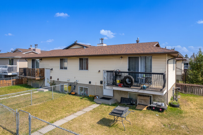 1412 43 St SE in Calgary, AB - Building Photo - Primary Photo