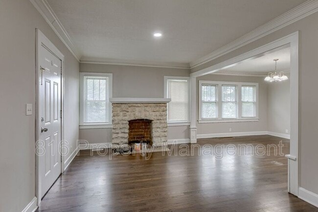 2431 E 68th St in Kansas City, MO - Building Photo - Building Photo