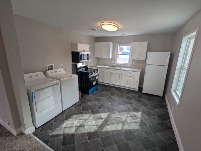 1322 Caldwell St, Unit 102 in Dallas, TX - Building Photo - Building Photo