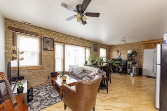 1622 W Columbia Ave in Chicago, IL - Building Photo - Building Photo