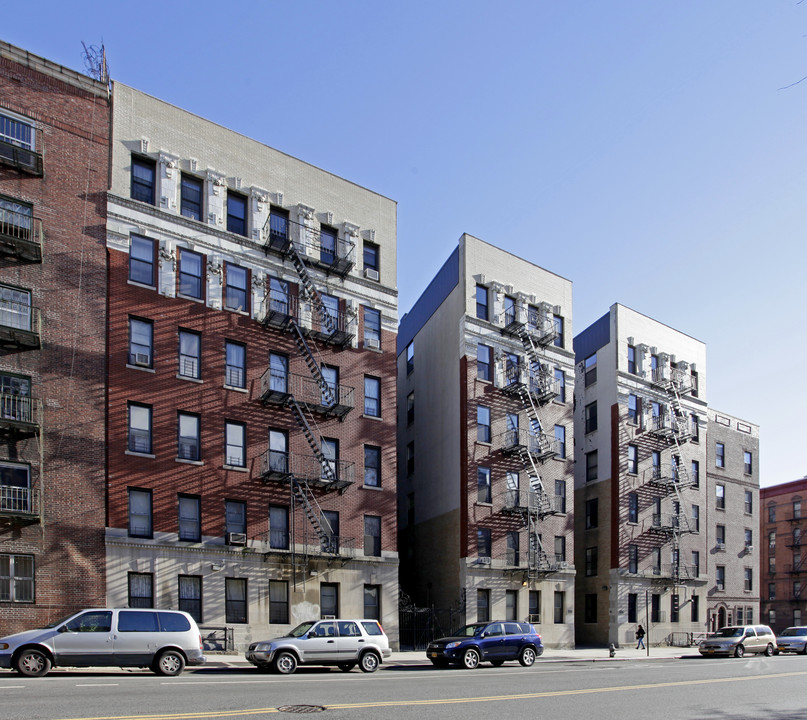 Washington Heights Elevator Apartment in New York, NY - Foto de edificio