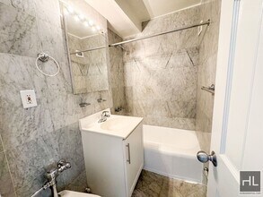 435 E 79th St in New York, NY - Building Photo - Building Photo