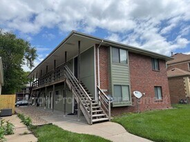 924 Garfield St in Lincoln, NE - Building Photo