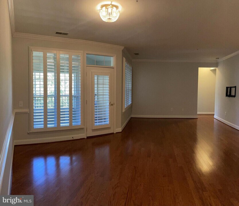 2115 Ganton Green-Unit -G-301 in Ellicott City, MD - Building Photo